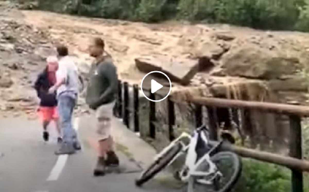 Frana a Chiareggio in Valtellina: auto finisce nel torrente, 3 morti, grave bimbo di 5 anni