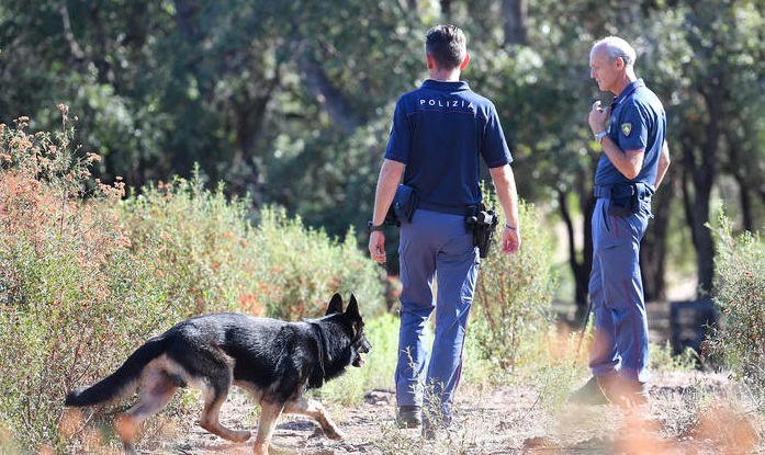 Gioele seppellito dalla mamma? Quelle scarpette blu...