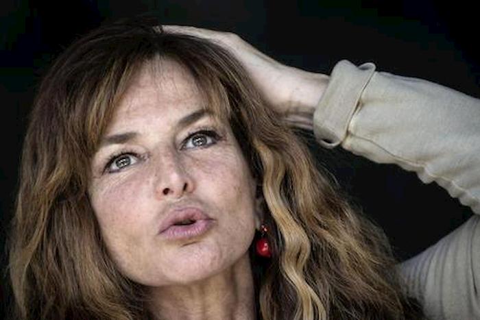 Giuliana De Sio trova la casa svaligiata al rientro dalle vacanze. "Una deliziosa sorpresa"