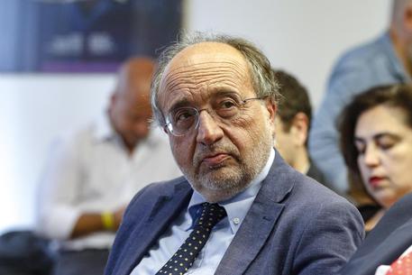 Giornalisti sotto scorta: 20. Di informazione si rischia di morire. Nella foto: Giuseppe Giulietti, presidente della fnsi, il sindacato dei giornalisti