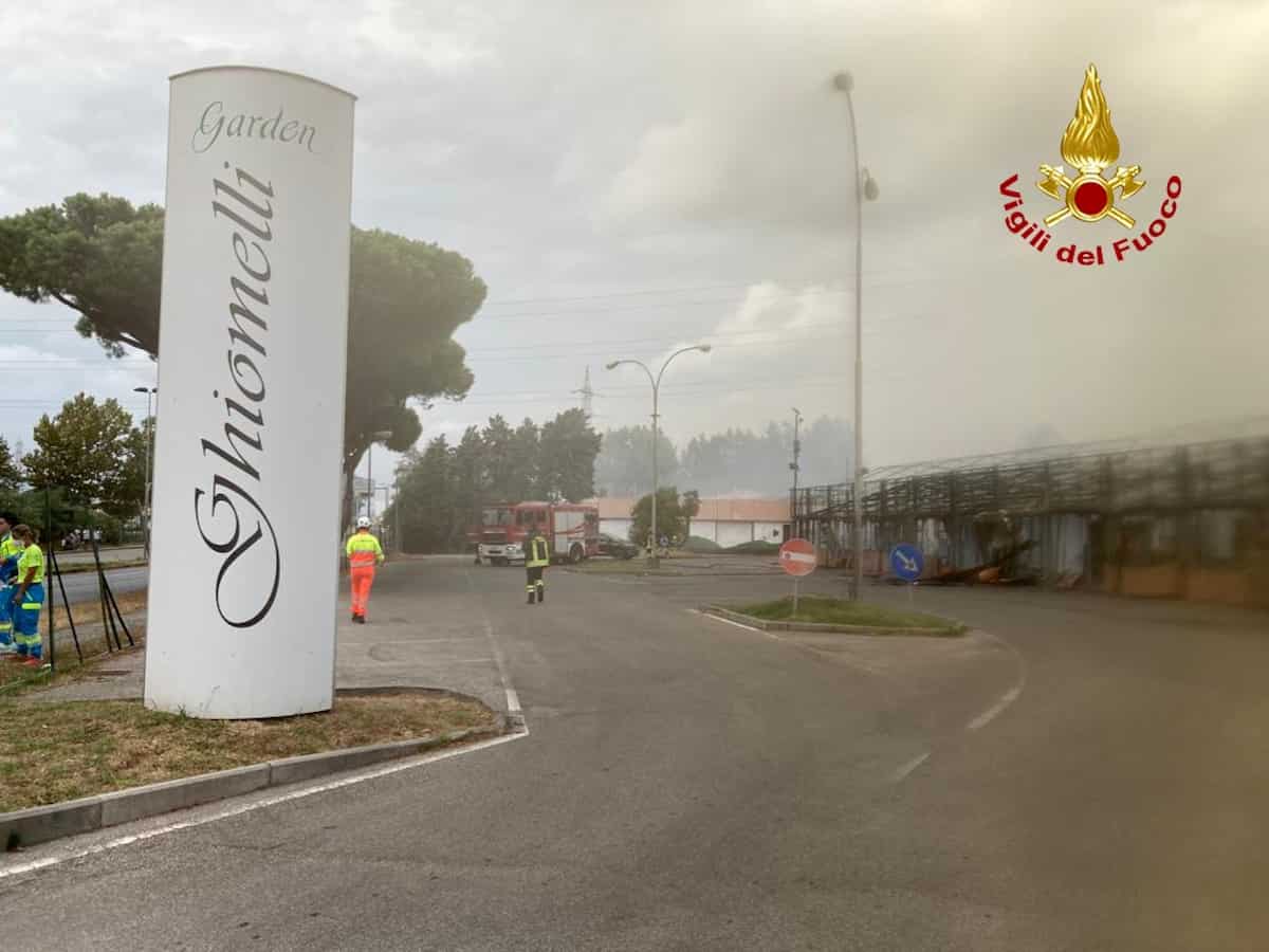 Livorno, incendio al Ghiomelli Garden