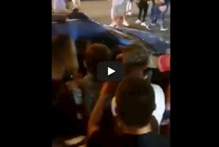 Marina di Carrara, sassaiola contro poliziotti intervenuti per sedare una lite VIDEO