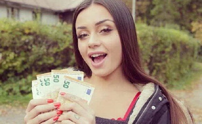 Martina Smeraldi: "Quando andai a casa di Max Felicitas..."