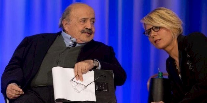 Maurizio Costanzo, le parole dette a Maria De Filippi prima di sposarla: "Voglio morire nella tua mano"