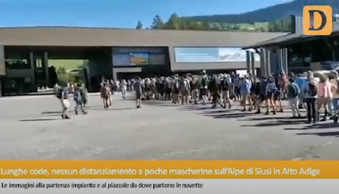 Dopo spiagge e discoteche... la montagna: le code agli impianti, tutti senza mascherina