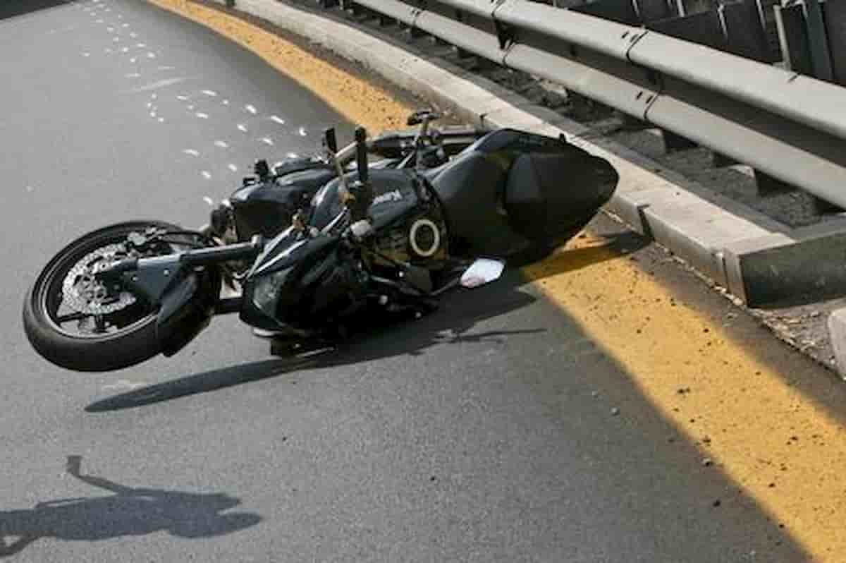 Galatone incidente moto statale 101