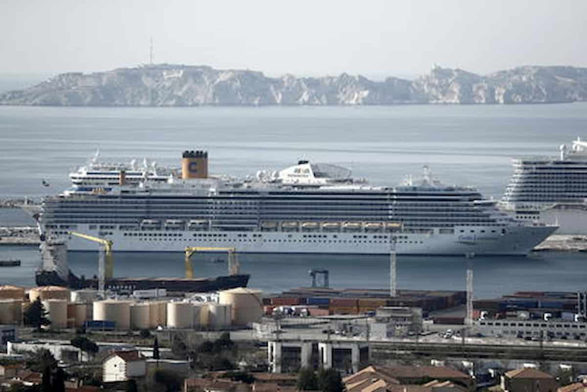 Positivo viola quarantena e prende nave