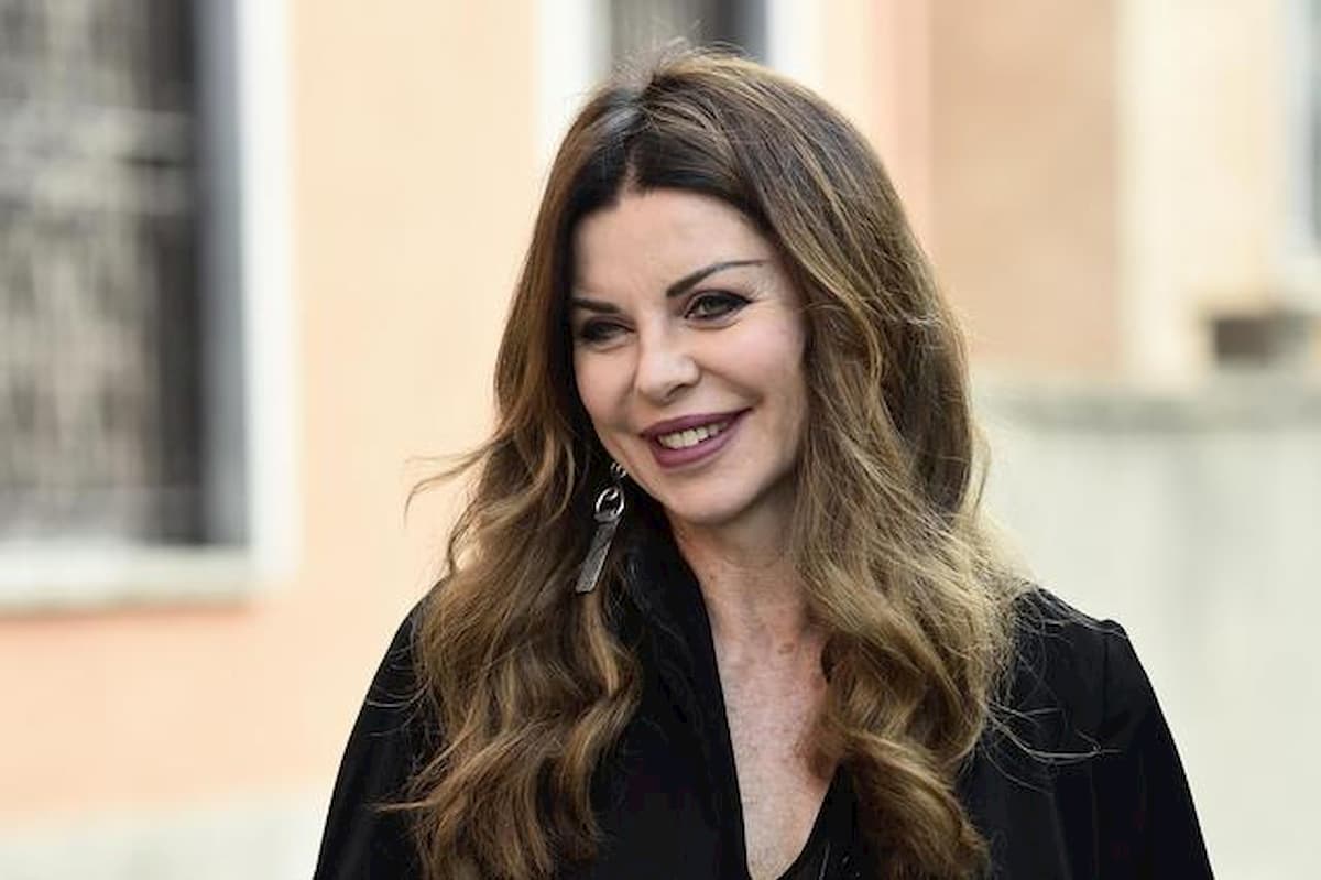 Alba Parietti: "Flavio Briatore ha sbagliato. La salute viene prima del business"