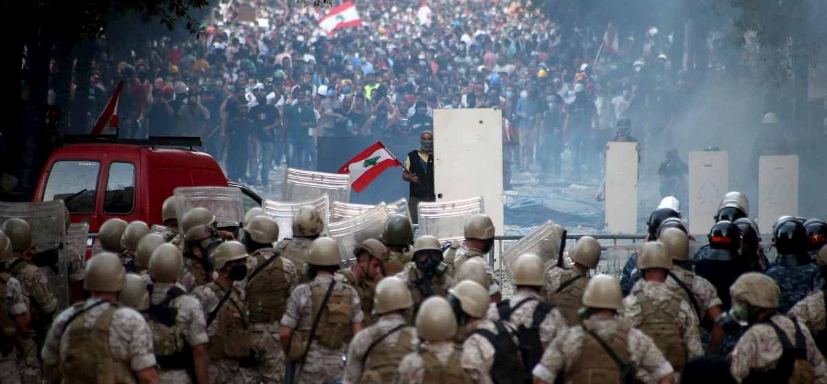 Polizia a Beirut, foto Ansa