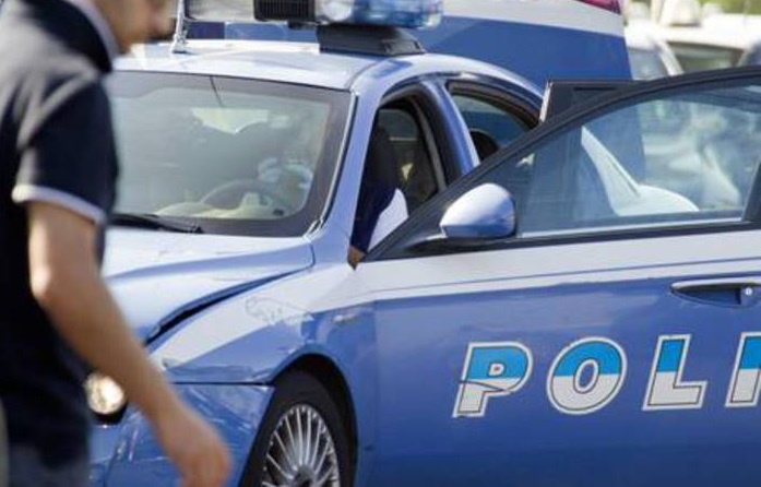 Bengalese aggredisce poliziotto con una spranga: arrestato a Palermo