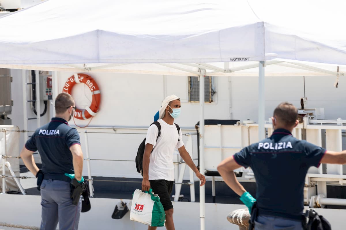 Pozzallo, 64 migranti positivi al coronavirus