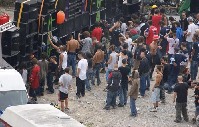 Rave party illegale in un bunker, 25 intossicati da monossidi di carbonio a Oslo