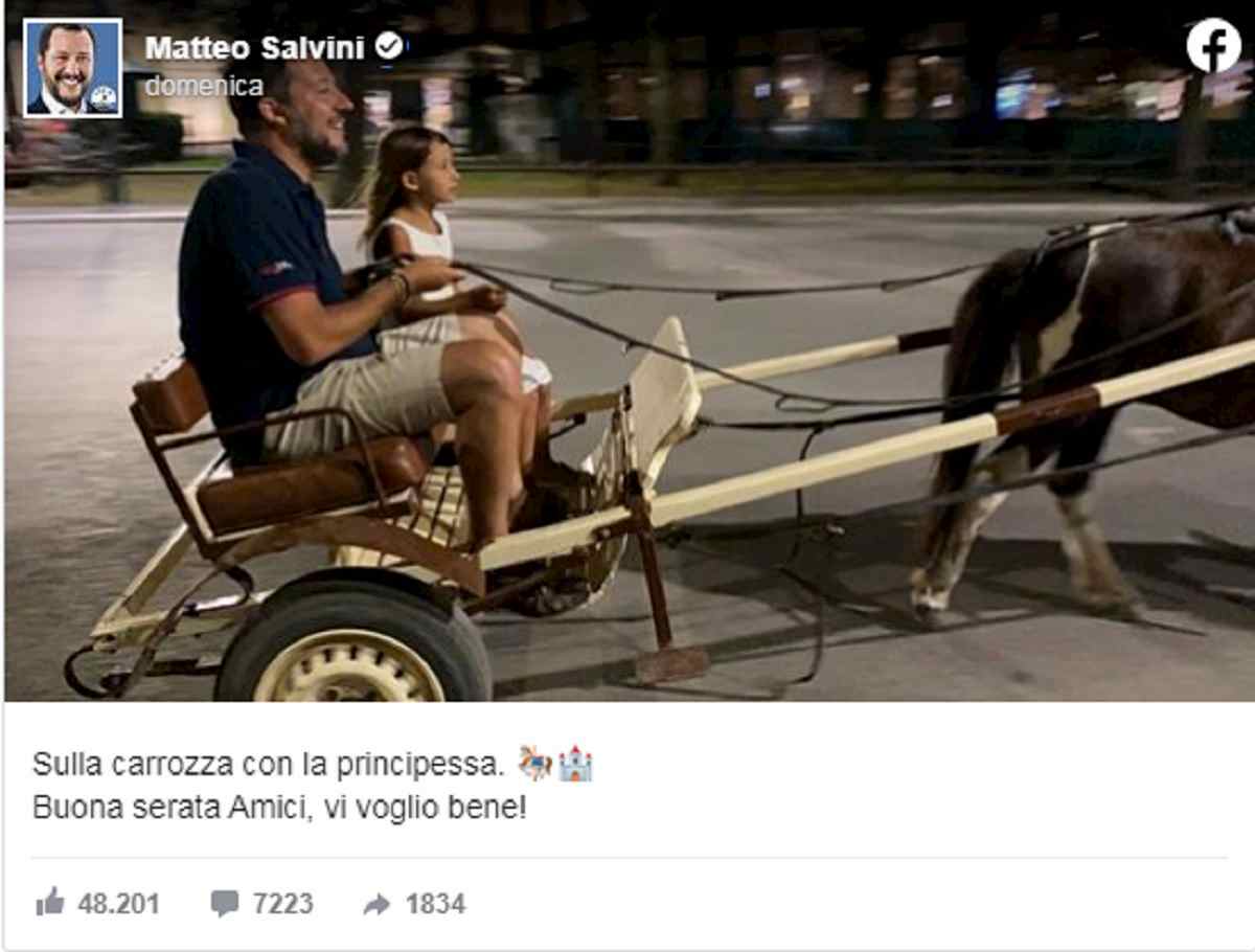 salvini con la figlia sul calesse