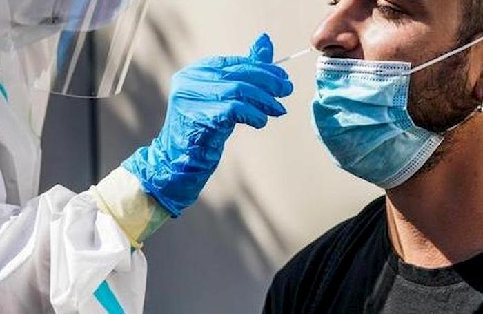 Coronavirus, nuovo test con gargarismo in Israele. Basta un secondo e uno sputo