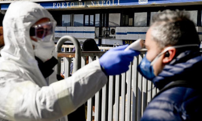 Acqua ghiacciata e Tachipirina, i furbetti dei termoscanner per salire su navi e aerei