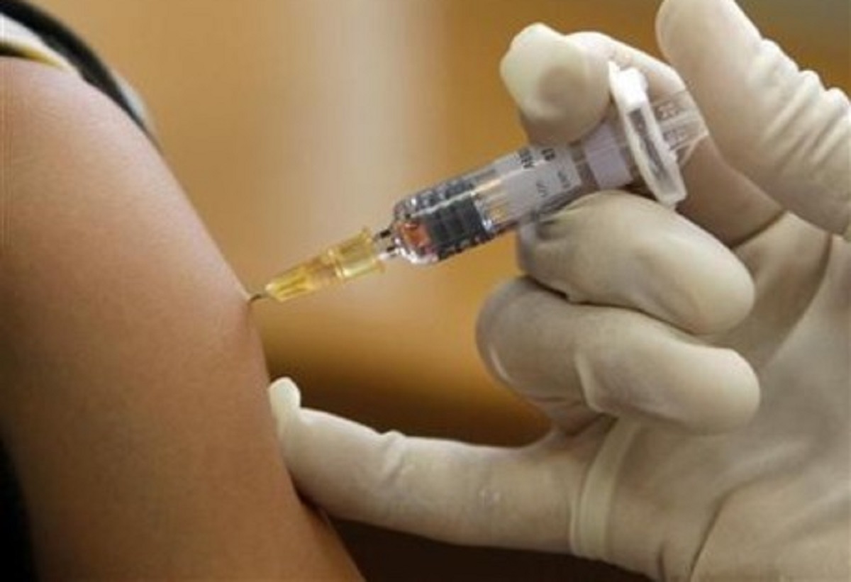 Maschio si accoppia 5 donne per volta, vaccini fanno diventare gay...Che è successo a chi dice così?