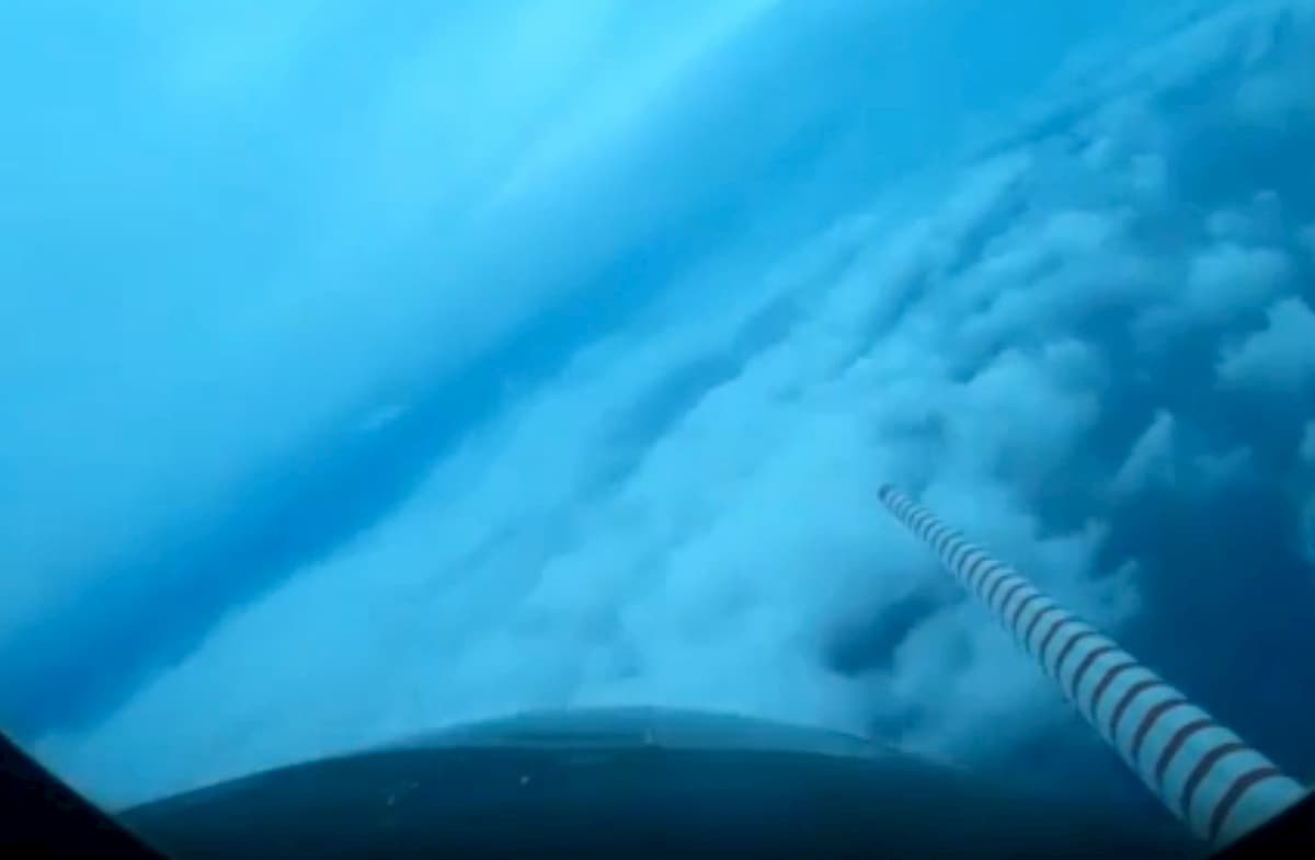 Uragano Laura, video in timelapse girato "dentro" il vortice