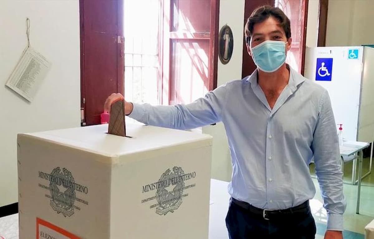 Elezioni, Marche al centrodestra dopo 50 anni con Francesco Acquaroli (FdI)