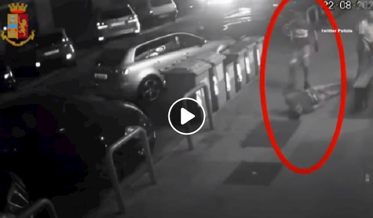 Bari, pestaggio per strada iil 22 agosto: la vittima non dice niente in ospedale e muore dopo 2 giorni VIDEO