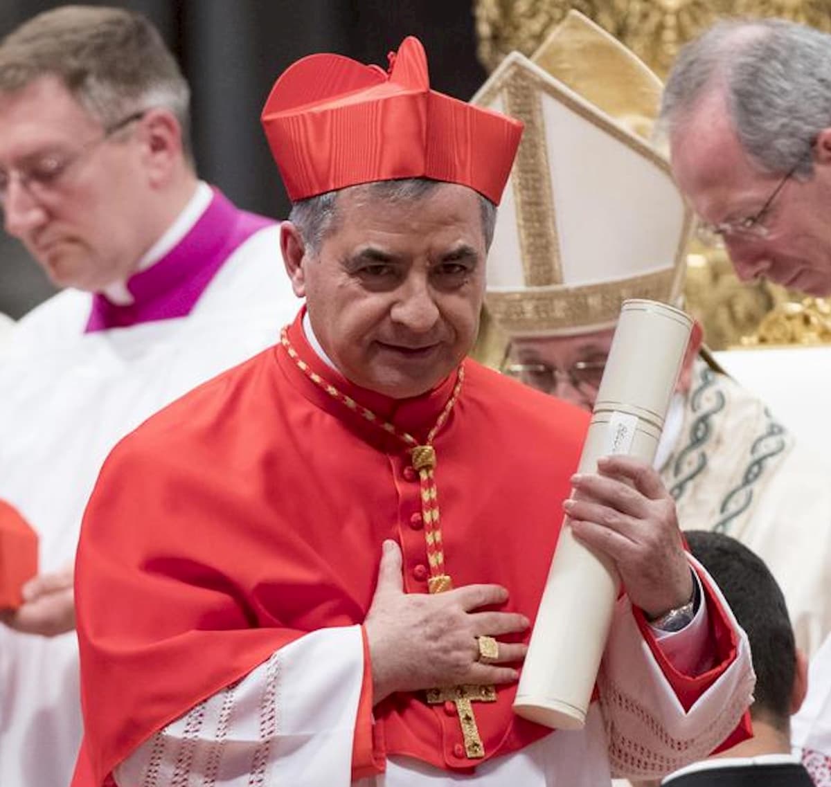 Vaticano, il cardinal Becciu si è dimesso da Prefetto della Congregazione delle cause dei Santi