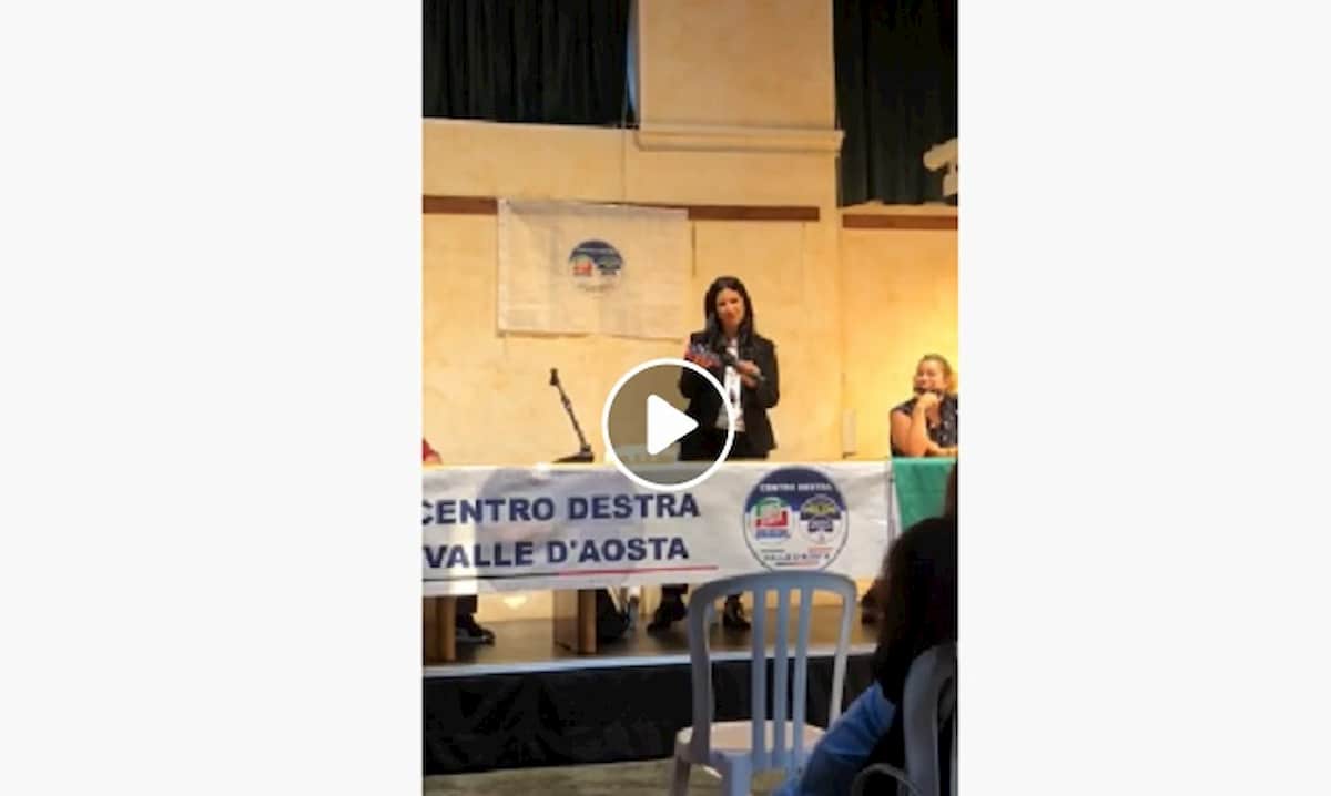 Silvio Berlusconi, il presidente bionico: carica virale super ma chiama all'evento elettorale VIDEO
