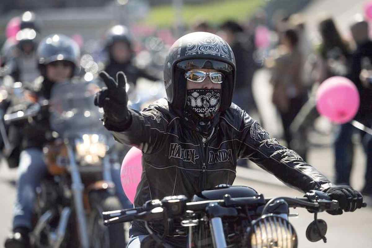 un bikers, foto ansa