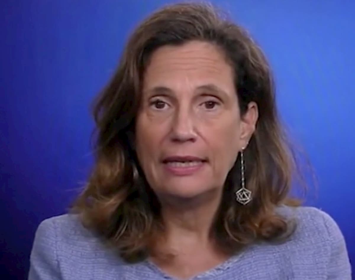 Coronavirus, Capua: "Più pericoloso il pranzo della domenica con la famiglia allargata che andare al supermercato"