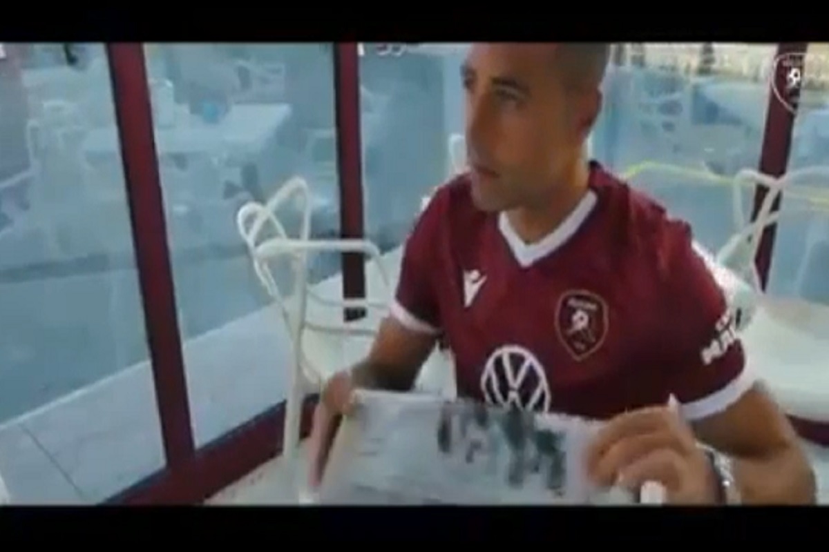 Cionek e la presentazione con la Reggina: il cortometraggio con... omicidio