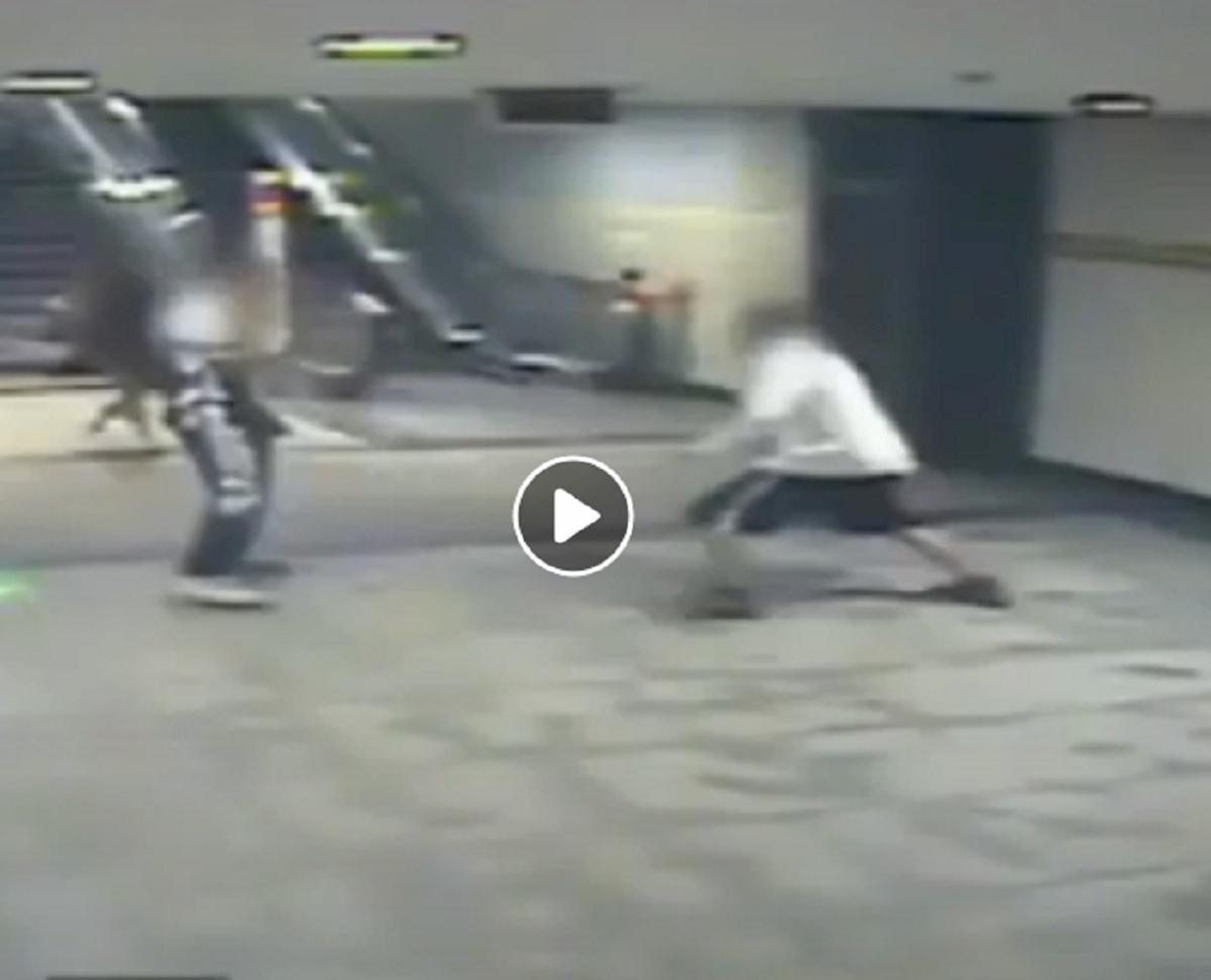 collegno, aggressione metro