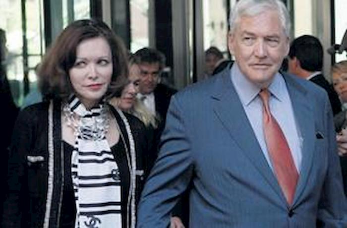 Conrad Black, la moglie dell'ex magnate nel suo memoir: "I soldi non comprano veri amici"