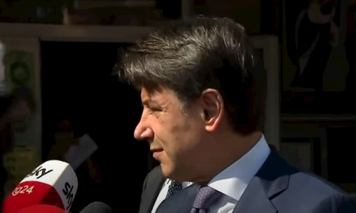 Conte, i genitori della scuola del figlio: "Apertura farsa: lezione in classe solo 2 giorni a settimana"