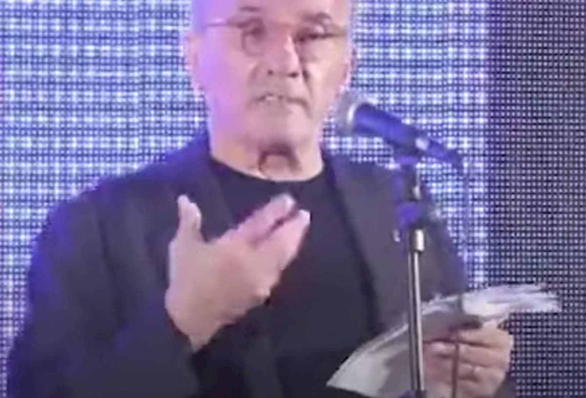 Corato (Bari), il candidato sindaco Perrone: "Una donna bella senza rossetto dove va?" VIDEO