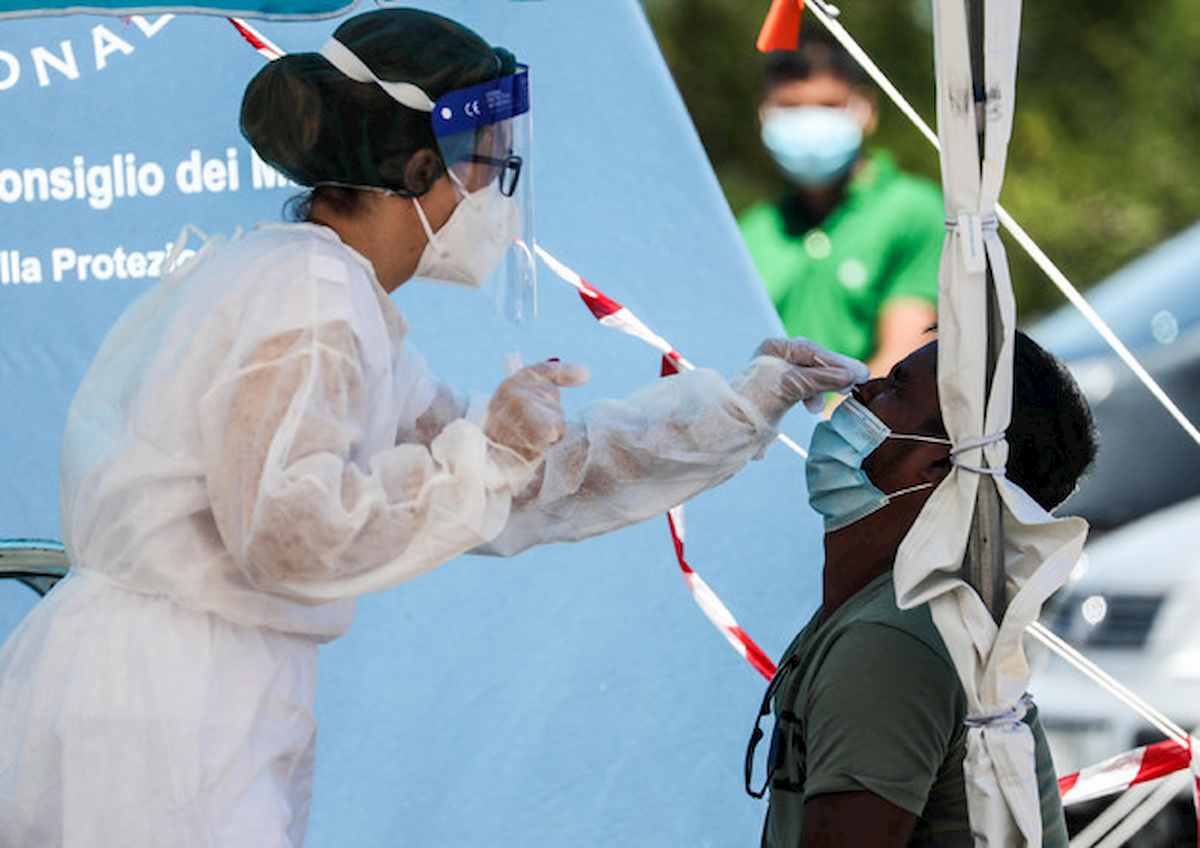 coronavirus, foto ansa