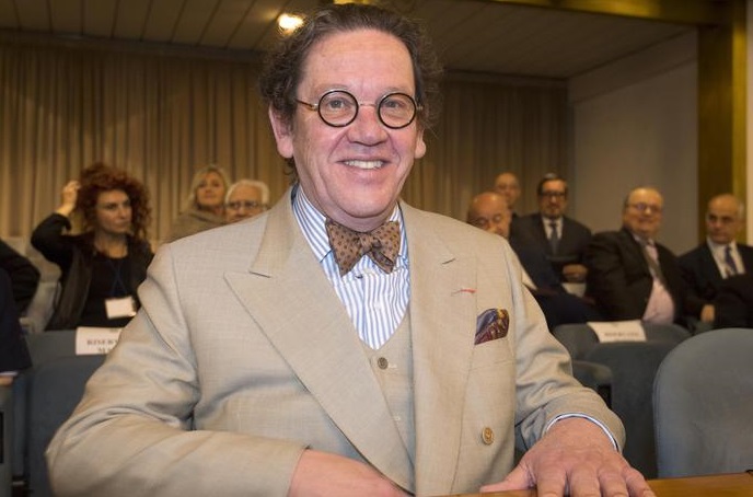 Philippe Daverio morto di tumore a 70 anni, non aveva mai parlato della sua malattia