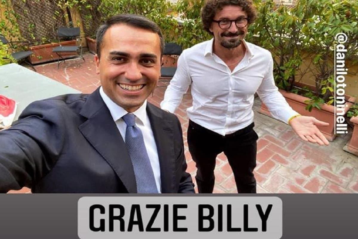 Referendu, Di Maio e Toninelli e il selfie per Costacurta