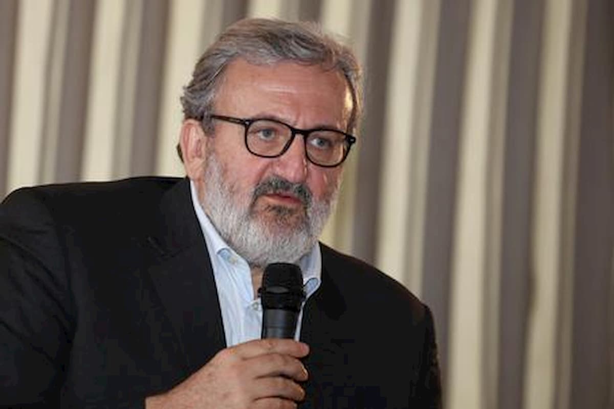 Puglia, barzelletta scuole e Dpcm. Emiliano le riapre ma invita i genitori a non mandare i figli