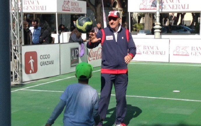 Ciccio Graziani cade da una scala e si frattura diverse costole. Ricoverato