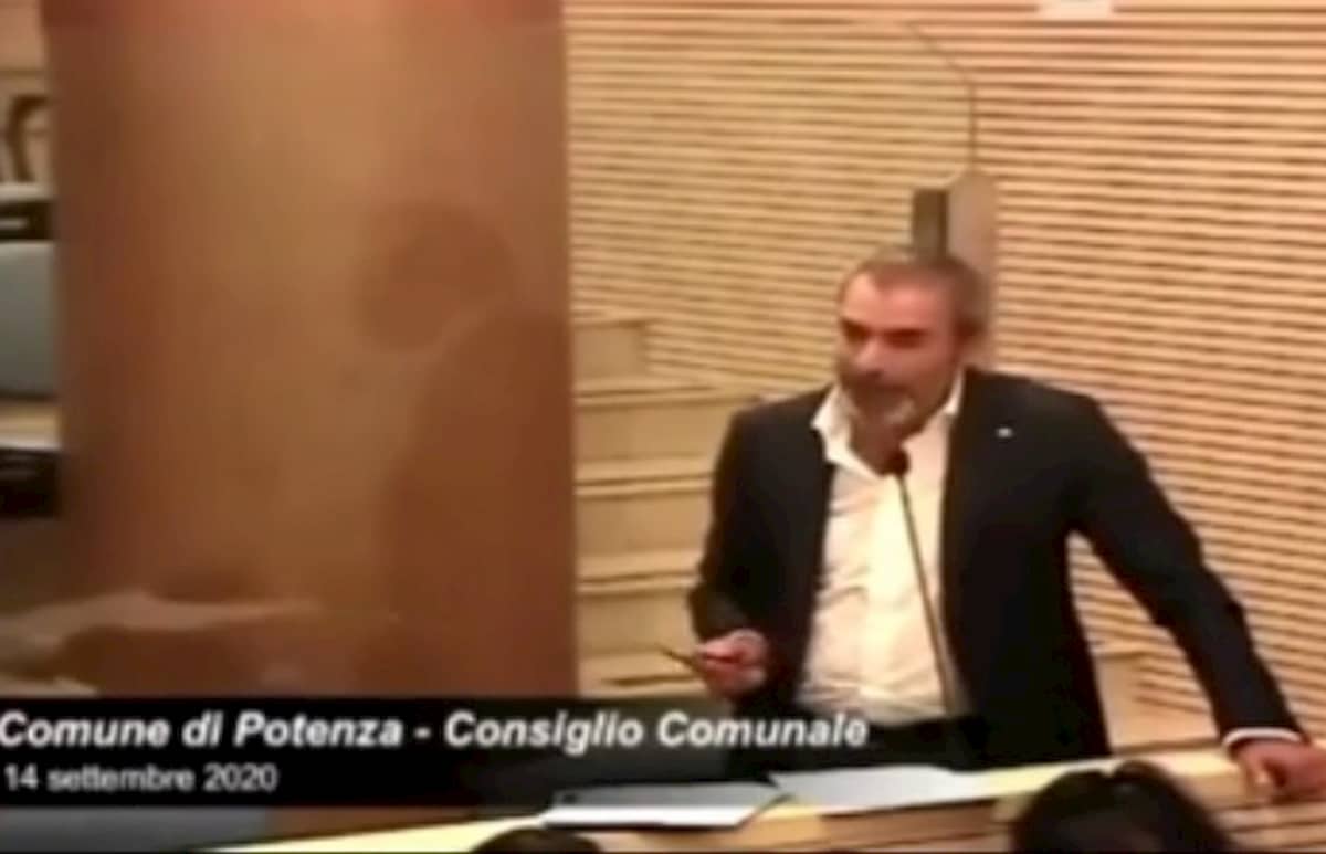 Michele Napoli: "L'omosessualità è contro natura"