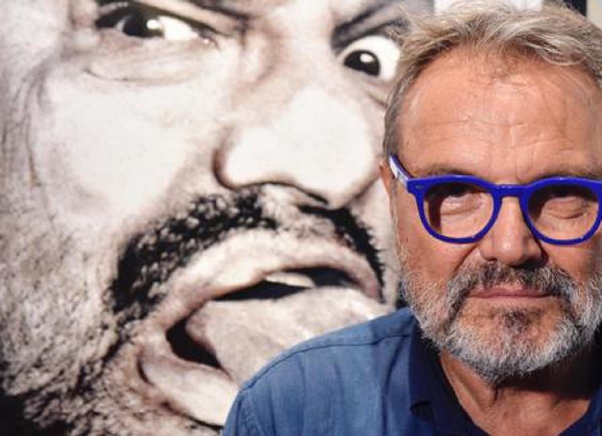 Minigonne a scuola, foto Ansa di Oliviero Toscani