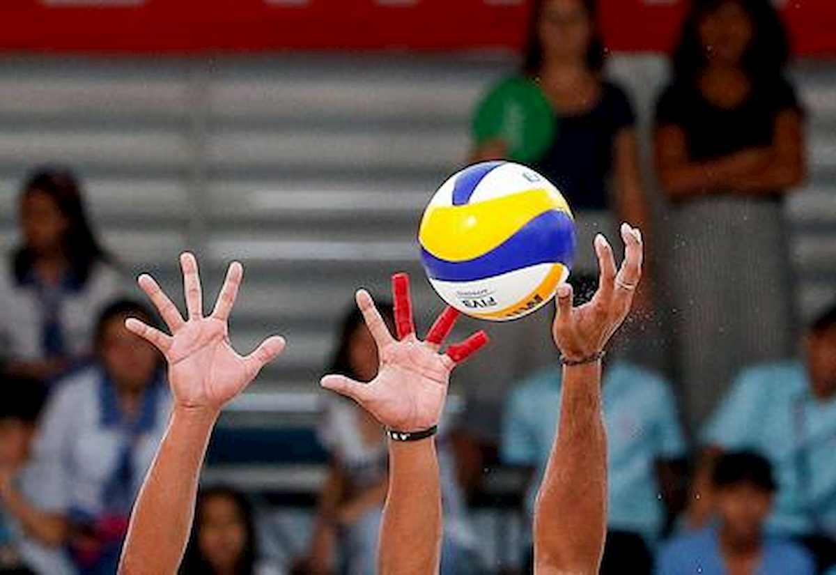 Carli Lloyd incinta, alcuni tifosi chiedono il licenziamento pallavolista