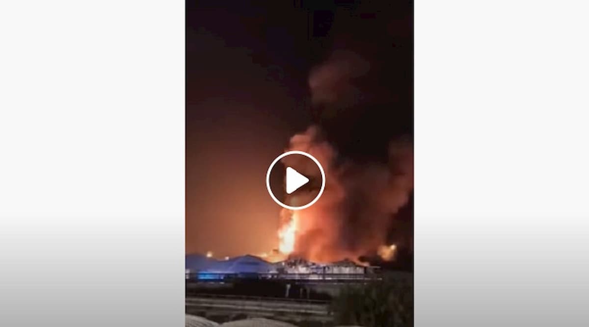 Porto di Ancona: mega incendio a partire da da stanotte. Il Comune chiude scuole e parchi VIDEO