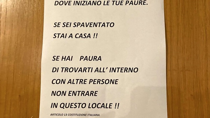 Pub negazionista a Magenta: "Virus non esiste, se hai paura stai a casa!"