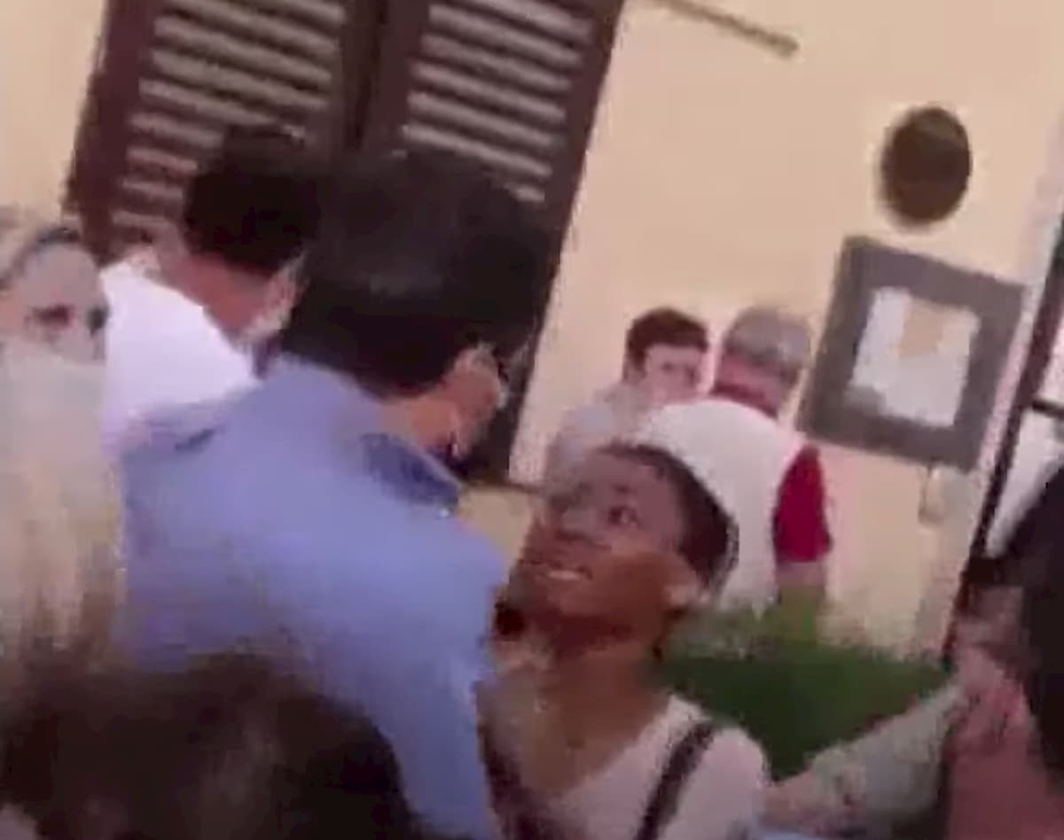 Salvini, parla la donna dell’aggressione: “Mi dispiace”. In passato è stata vittima di discriminazione