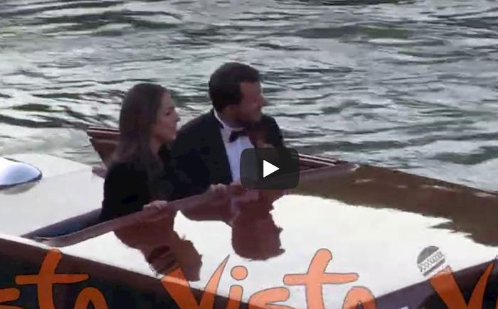 Salvini sbarca a Venezia in smoking gemello con Francesca Verdini VIDEO