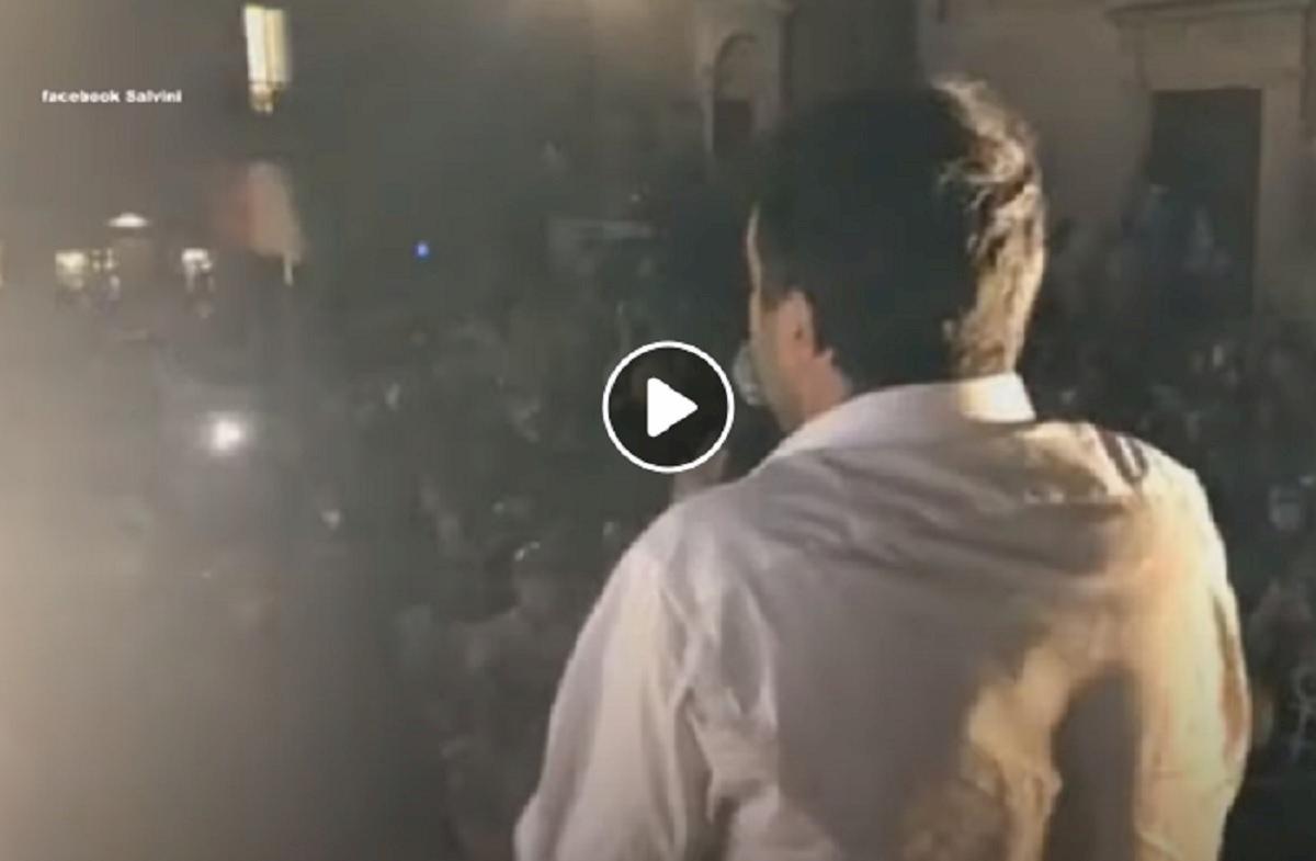 salvini ad urbino risponde ai contestatori