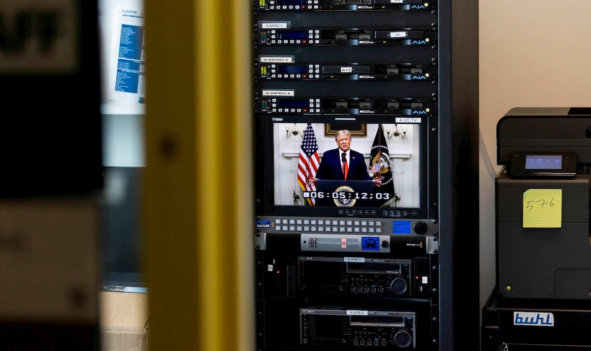 Trump contro la Cina: "Ha infettato il mondo col coronavirus. E' responsabile di questa piaga"