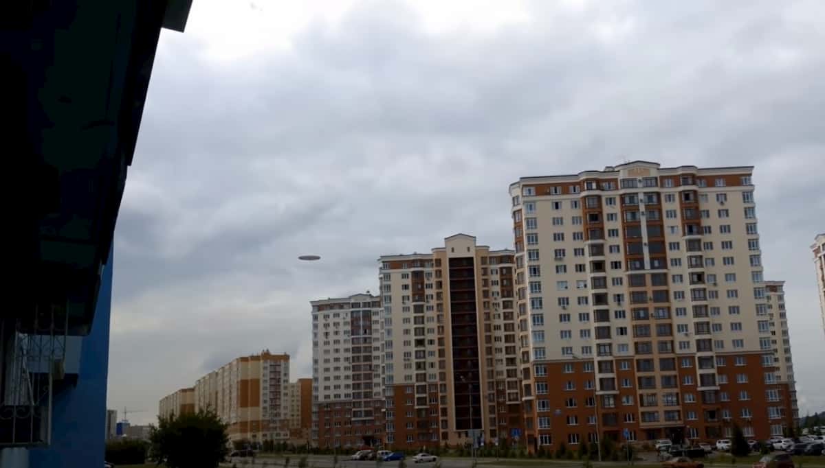 Ufo, il cristallo extraterrestre che mostra le astronavi aliene