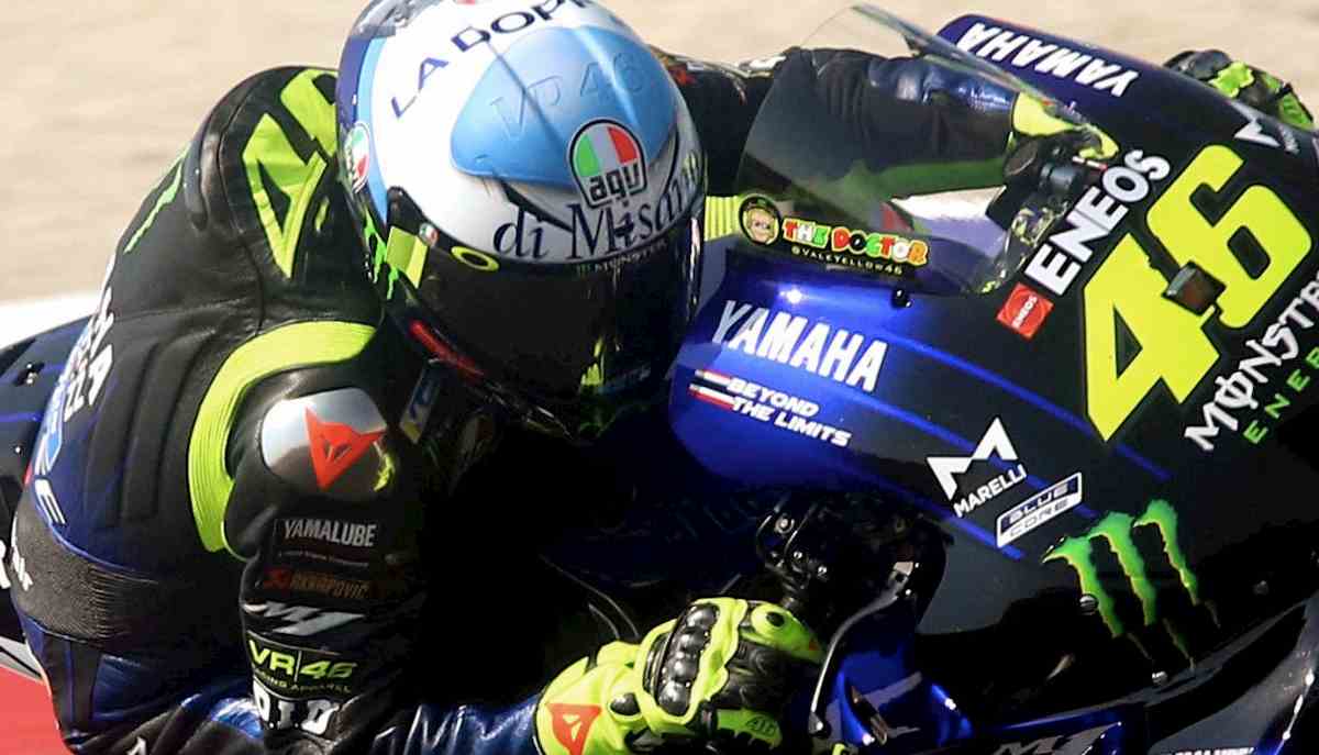 Valentino Rossi, casco a tema Viagra porta fortuna: partirà quarto Misano
