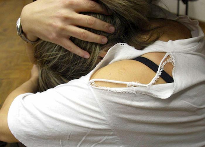 Basilicata, violenza di gruppo su due ragazzine inglesi durante festa in villa