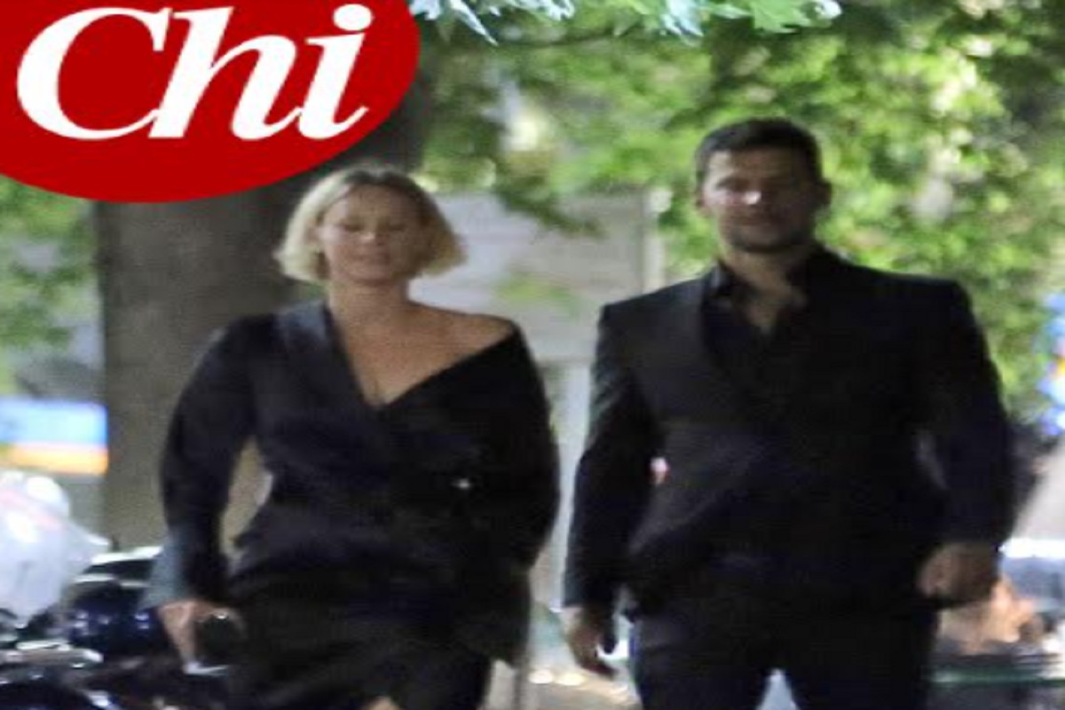 Federica Pellegrini mano nella mano con Matteo Giunta FOTO